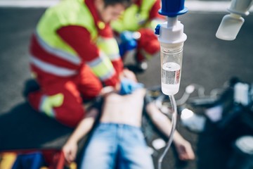 Cardiopulmonary resuscitation on the road
