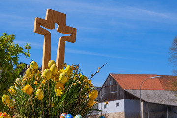 Detail eines traditionellen Osterbrunnens in der Oberpfalz/Deutschland