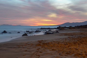 anochecer en la playa
