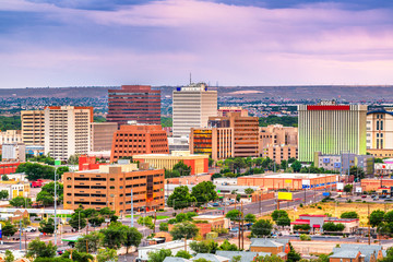 Fototapeta premium Albuquerque, New Mexico, USA downtown cityscape at twilight.