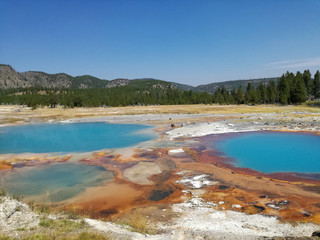 grand prismatic e geyser yellowston national park