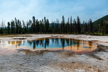 grand prismatic e geyser yellowston national park