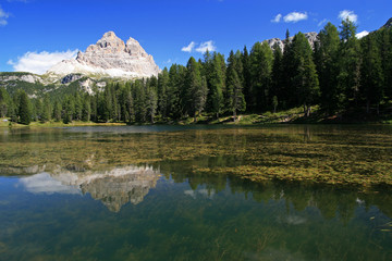 Fototapeta na wymiar Lake Misurina near Auronzo di Cadore, Dolomites, Italy 