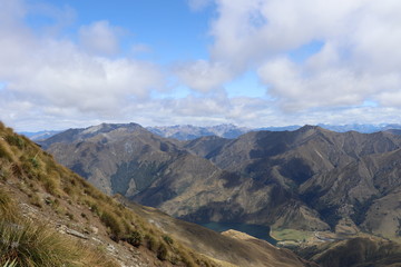 Fototapeta premium Vue sur le lac Moke Lake au sommet du Ben Lomond