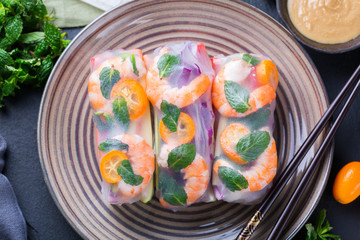 Spring or summer rolls with rice paper, shrimp and vegetable