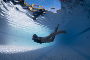 swimming under water