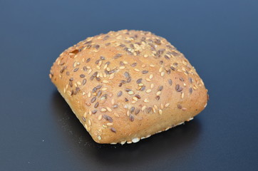 wypieki z pieca , pieczywo , bułeczki , bułki ,z pieca bochenki , pieczone ,z pieca , prosto z pieca , do piekarni reklama  , pieczone , bułka z pieca , wypieki z piekarni  , z cukierni  , śniadanie,