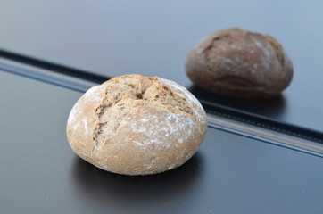 wypieki z pieca , pieczywo , bułeczki , bułki ,z pieca bochenki , pieczone ,z pieca , prosto z pieca , do piekarni reklama  , pieczone , bułka z pieca , wypieki z piekarni  , z cukierni  , śniadanie,