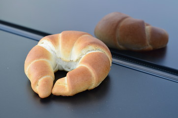 wypieki z pieca , pieczywo , bułeczki , bułki ,z pieca bochenki , pieczone ,z pieca , prosto z pieca , do piekarni reklama  , pieczone , bułka z pieca , wypieki z piekarni  , z cukierni  , śniadanie, © Szymon