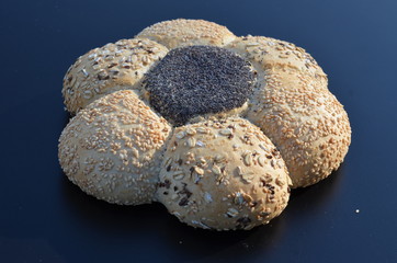 wypieki z pieca , pieczywo , bułeczki , bułki ,z pieca bochenki , pieczone ,z pieca , prosto z pieca , do piekarni reklama  , pieczone , bułka z pieca , wypieki z piekarni  , z cukierni  , śniadanie,