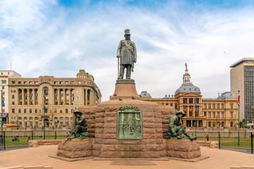 Naklejka premium Pomnik na placu kościelnym w Pretorii, stolicy Republiki Południowej Afryki