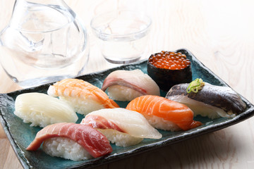 にぎり寿司と冷酒