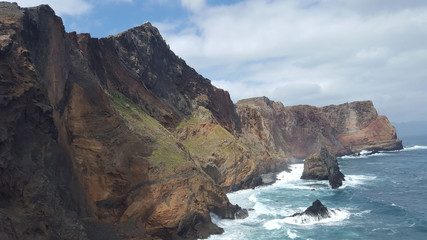 Madère, la falaises vertigineuse de la pointe de Saõ Lourenço