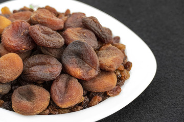 dried fruits that are nutritious and strengthen the immune system for humans,