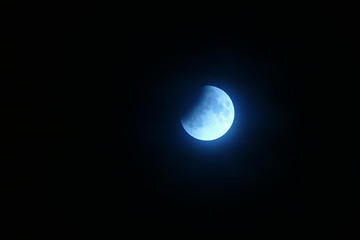 Obraz premium moving moon, full moon in the sky, 
