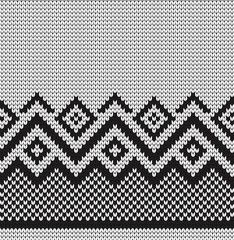 Knitted seamless geometric ornament