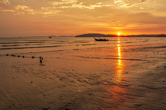Strand Ao Nang Beach Andanman Sea-Krabi -Thailand