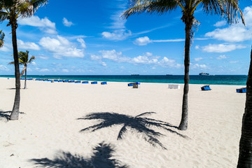 Fototapeta na wymiar Empty Fort Lauderdale beach, because of coronavirus concerns.