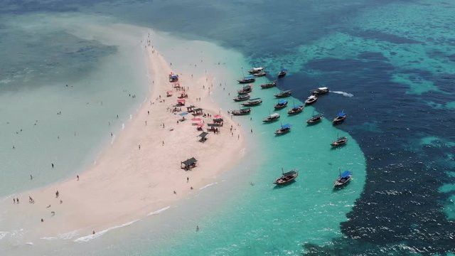 zanzibar safari blue boat trip