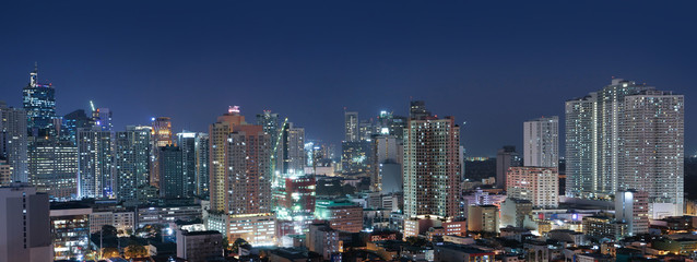 Fototapeta na wymiar Panorama view of Manila cityscape 