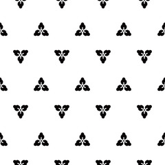 日本の伝統模様　三つ葉柏文様