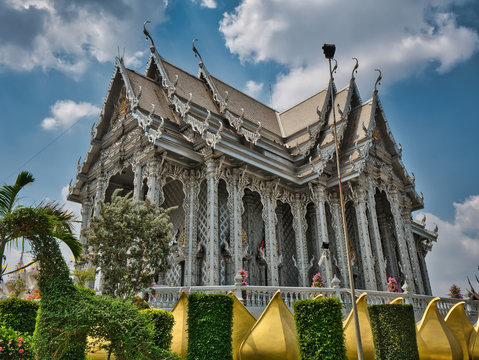 Photos of Wat Don Yai at Pathum Thani Thailand.