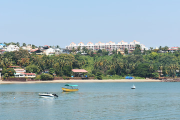 Fototapeta na wymiar water sport activities going on near the beach in goa