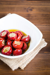 Peperoncini al tonno in olio extravergine di oliva