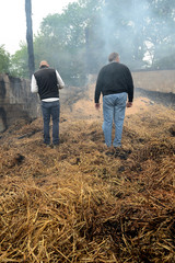 Incendie accidentel dans une bergerie, constatation expert assurance en présence de l'agriculteur