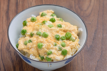 グリーンピースの卵とじ御飯