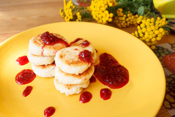 Cheese Pancake with raspberry sauce