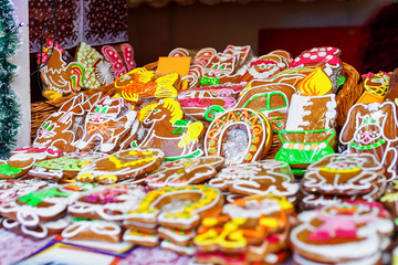 Obraz premium Handmade colorful gingerbreads displayed at Christmas market in Riga