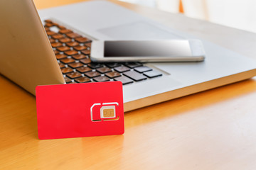 キャリアにとらわれないsimフリーのスマートフォンイメージ © taka