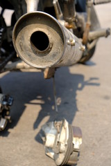 Crack in the motorcycle exhaust pipe