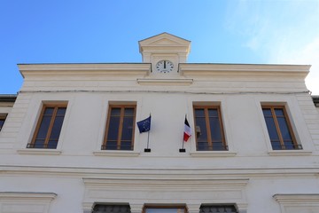 Groupe scolaire et école primaire Joanny Collomb à Genas, ancienne école publique non mixte inaugurée en 1902 - ville de Genas - Département du Rhône - France - Vue de l'extérieur