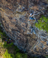 Seance d'escalade sur la falaise du rocher Leclerc en Martinique