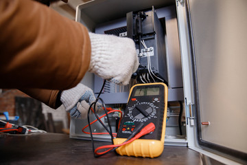 Checking electrical panel and power cable for short circuit