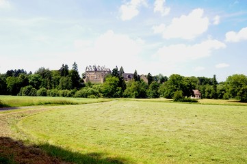 Fototapeta na wymiar Landschaft um Schloss Eisenbach bei Lauterbach