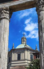 Fototapeta na wymiar Basilica San Lorenzo with marble columns