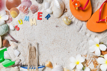 Fototapeta na wymiar colorful summer text with oraneg sandal, sea shells