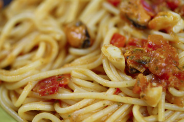 spaghetti à la tomate et fruits de mer
