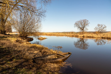 Rzeka Narew. Wiosna nad Narwią. Podlasie. Polska © podlaski49