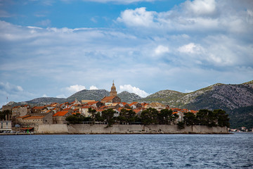 Korcula - chorwackie miasteczko. Widok z morza © nitka_zaplatana