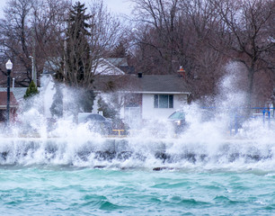 High waves at the breaker wall