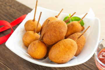 アメリカンドックとチーズボール