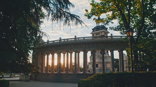 4K Madrid, Parque del Retiro, Alfonso XII monument, sunlight through columns