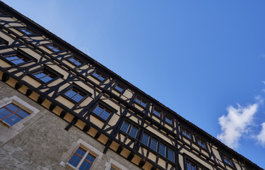 Symetrisches Gebäudeteil eines Klosterhofes