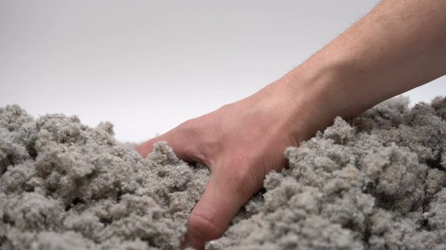 Han touching Eco-friendly cellulose insulation for walls for floors recycled newsprint warm house heat preservation and energy saving