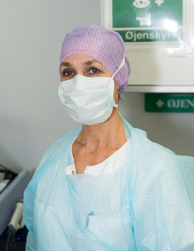 doctor in mask