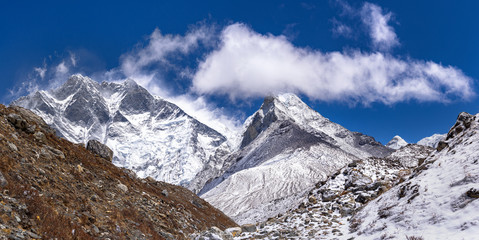 Obraz premium Mount Lhotse (8516m) and Island Peak (6189m) in Everest Region of Himalayas